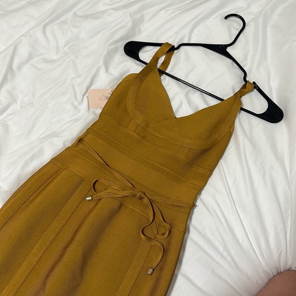 HOUSE OF CB BELICE GINGER TIE WAIST
BANDAGE DRESS - Picture 3 of 5